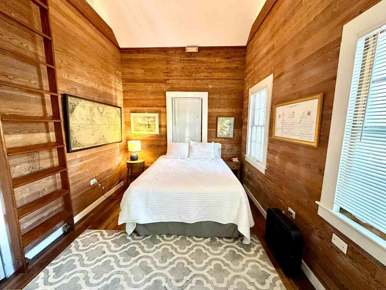 1124 Watson St - Photo 3 of 10