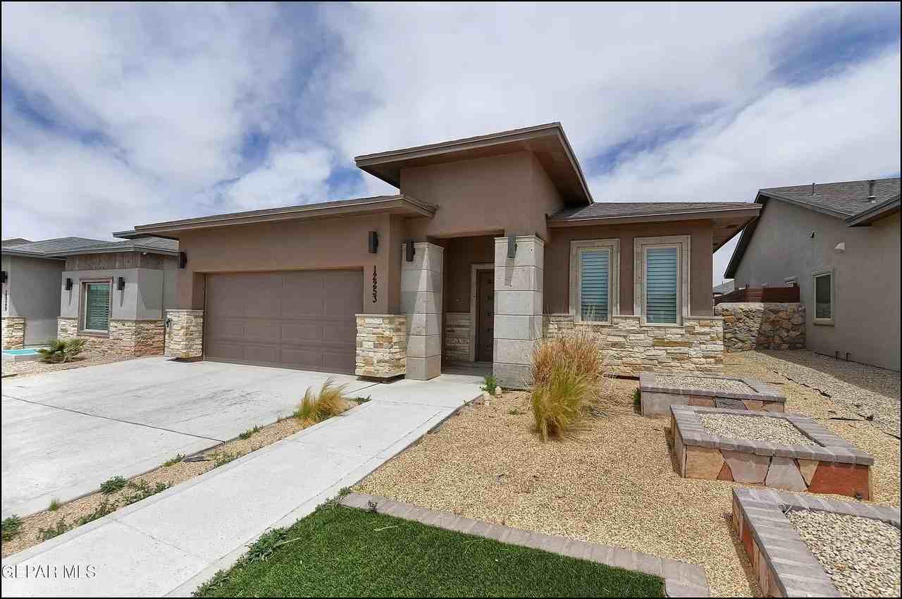 12253 Desert Hawk Avenue - Photo 3 of 11