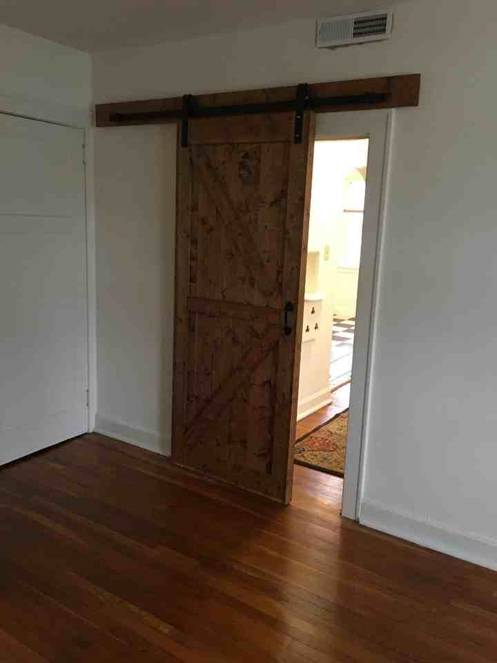 1316 Morten St - Photo 4 of 10