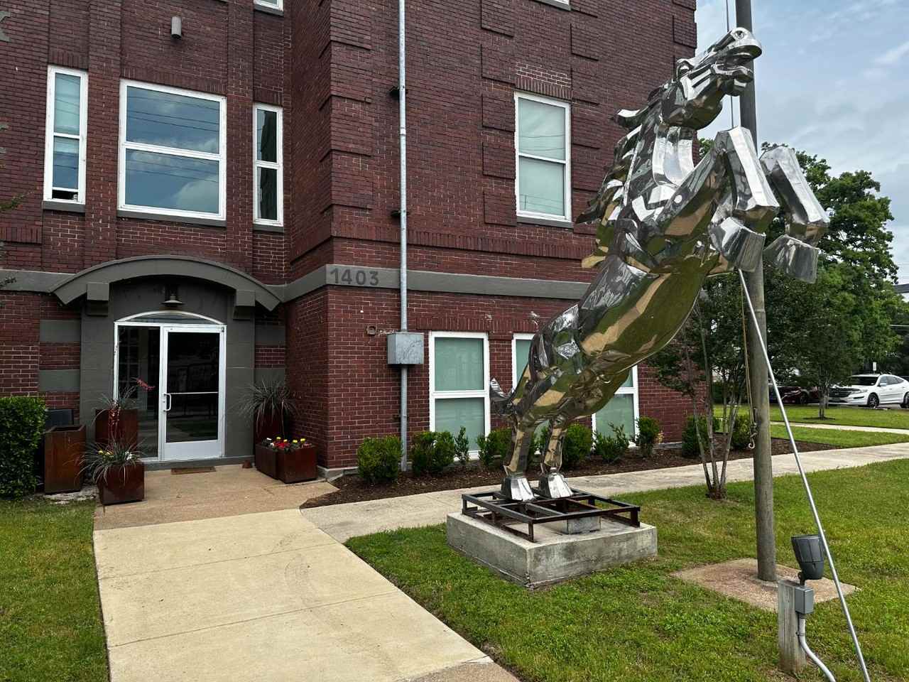 1403 Corinth St - Photo 2 of 31