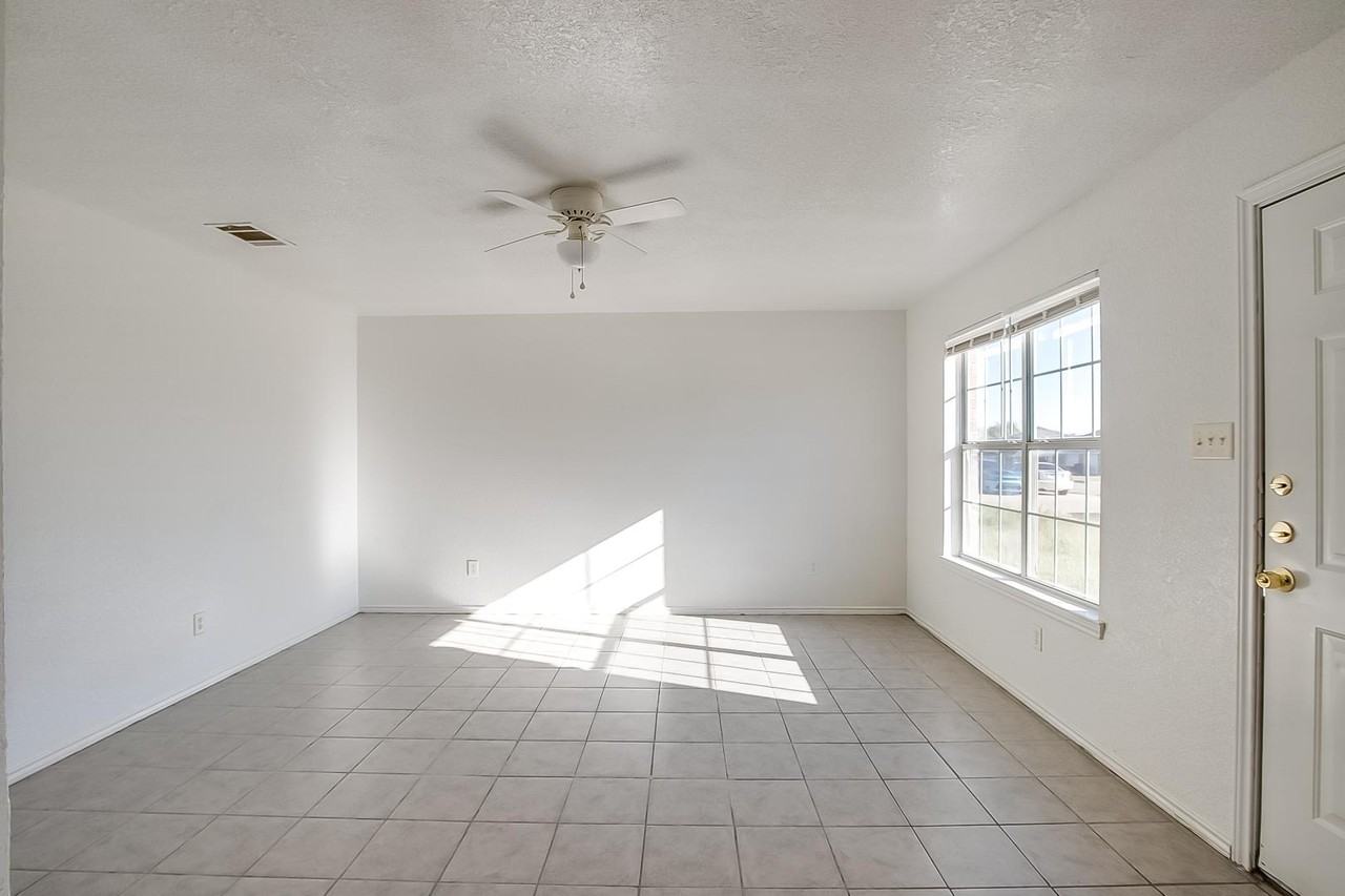 3. 3207 Toledo Drive - Photo 4 of 10