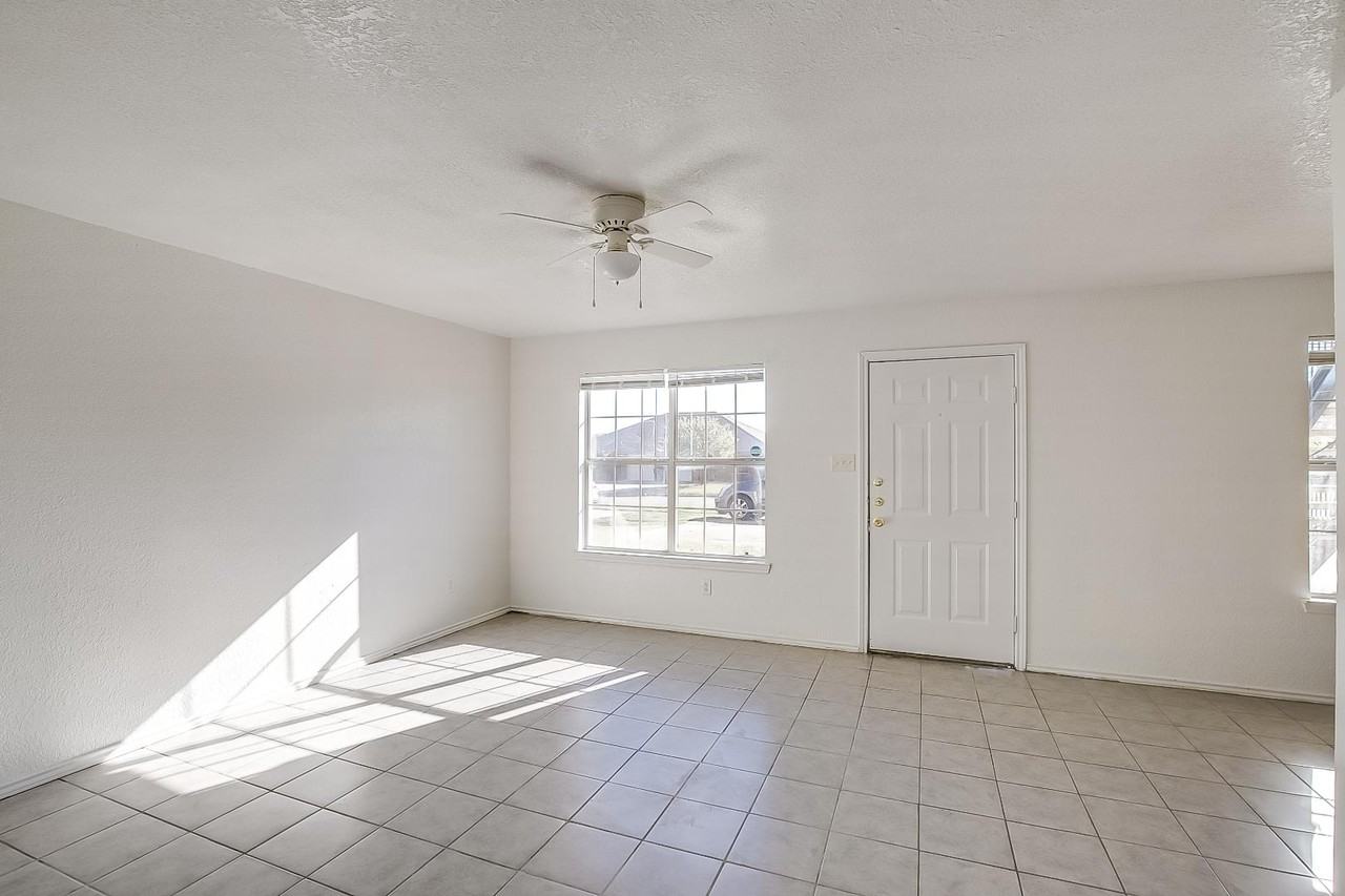 3. 3207 Toledo Drive - Photo 5 of 10