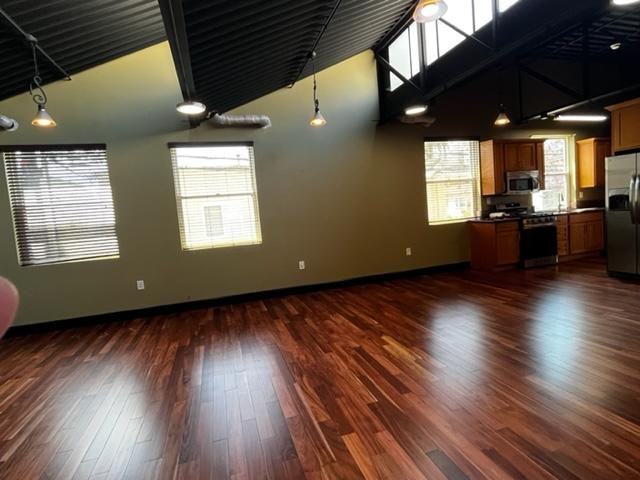 730 E 3rd St - Photo 6 of 28