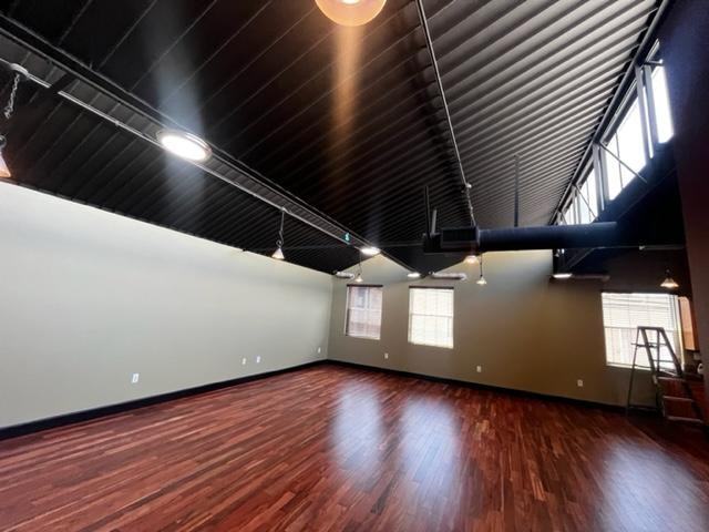 730 E 3rd St - Photo 7 of 28