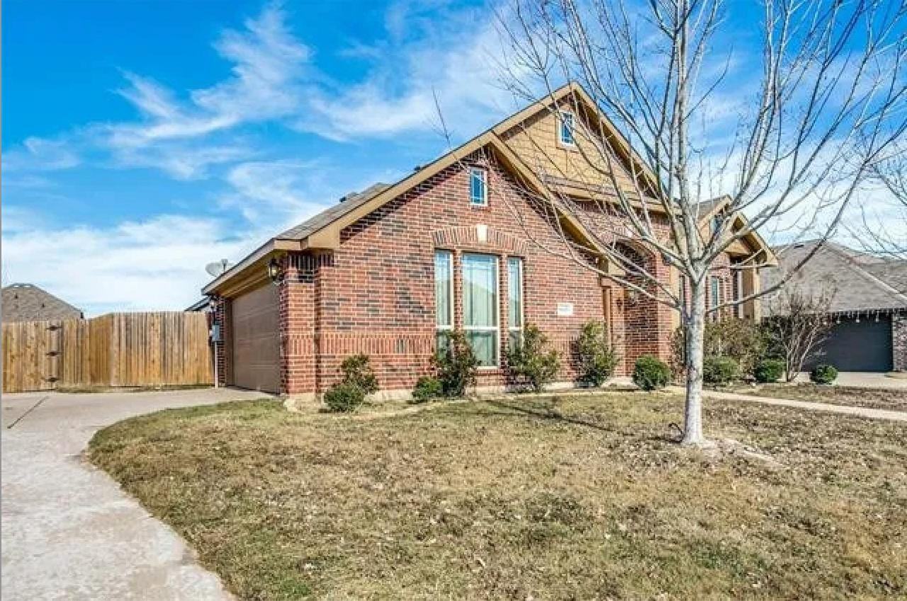 6625 Thistle Wood Drive - Photo 2 of 21