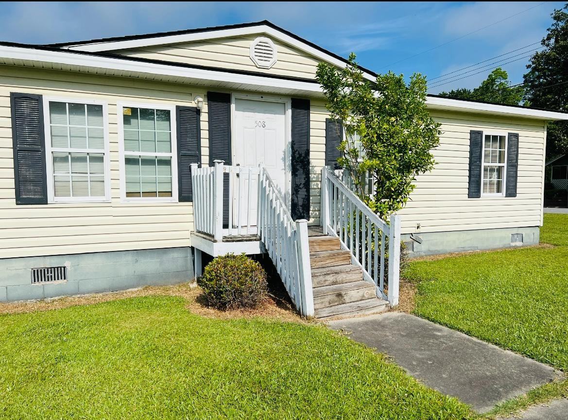 526 / 528  9th Street Southwest - Photo 2 of 9