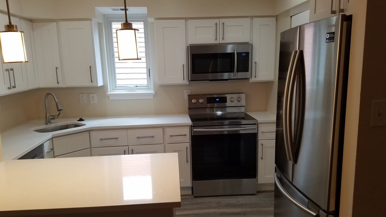 3242 Jones Court Northwest #B - Photo 5 of 19