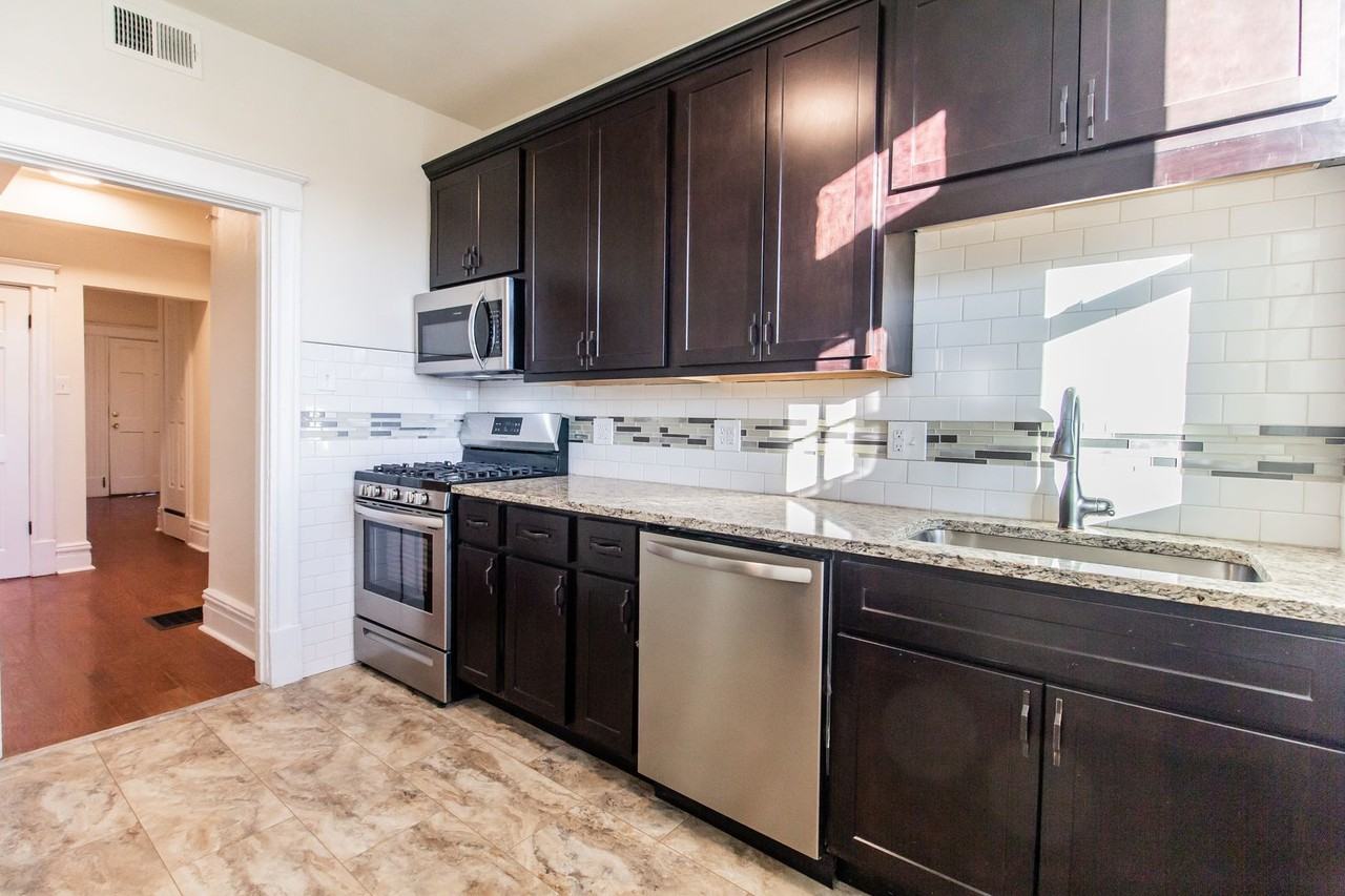 6016 Waterman Blvd #E - Photo 2 of 15