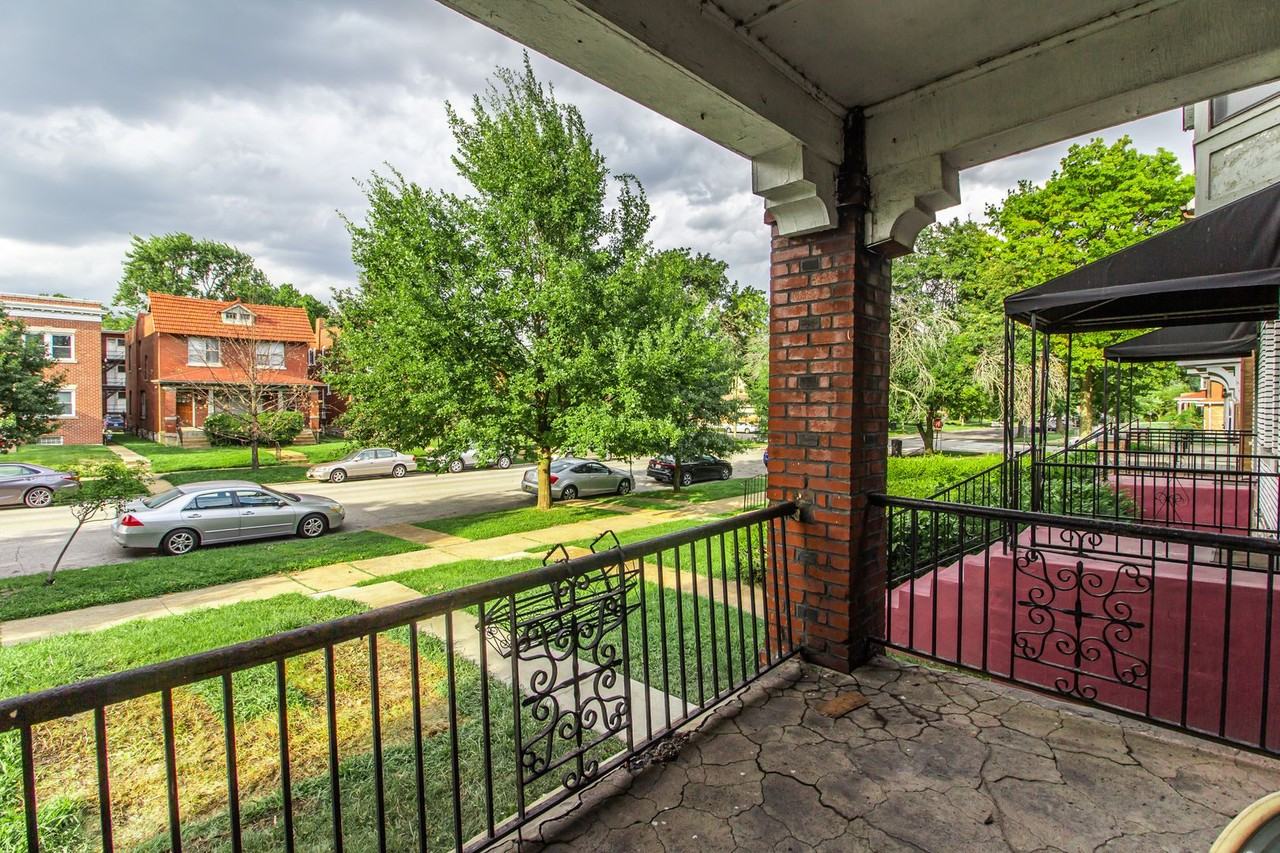 6016 Waterman Blvd #E - Photo 3 of 15