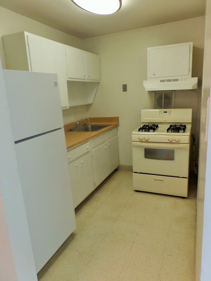 Royal Mace Apartments - Photo 7 of 12