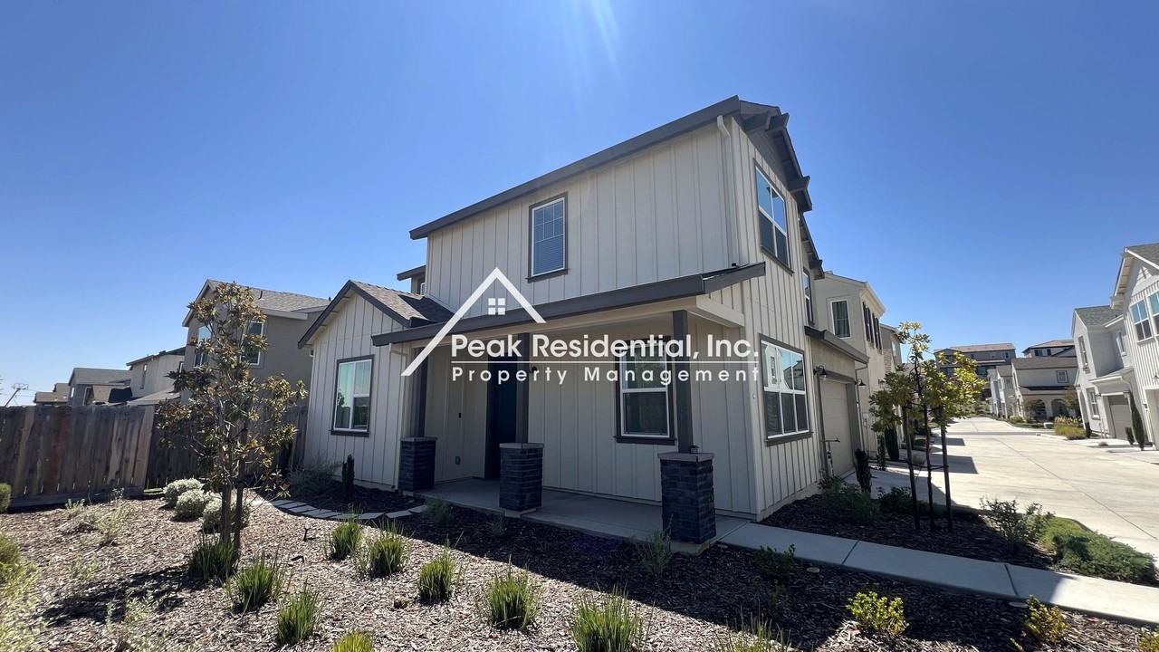 3236 Sunny Gate Ln - Photo 2 of 50