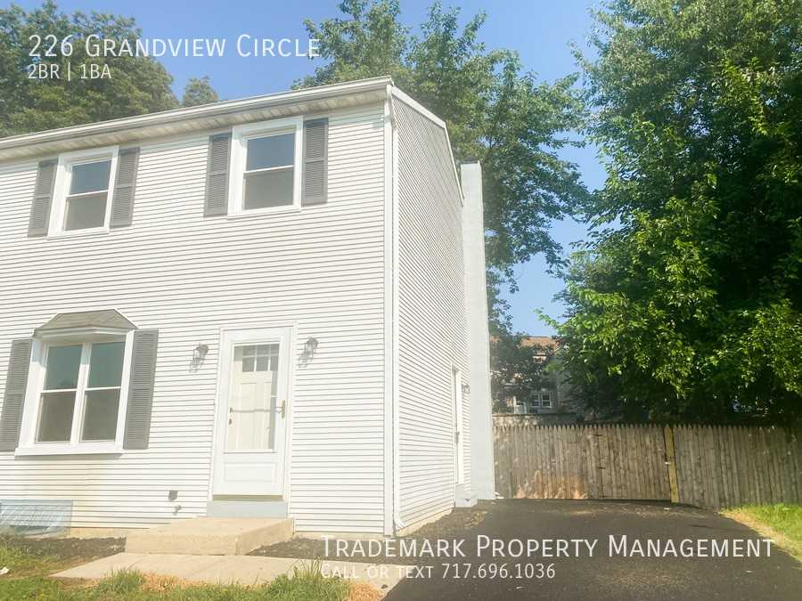 226 Grandview Cir - Photo 2 of 17