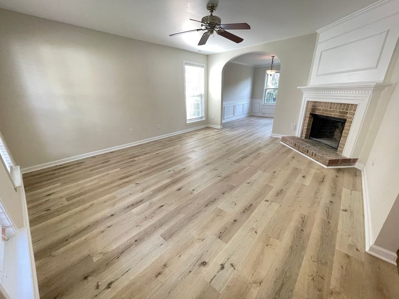 606 Ascott Way - Photo 4 of 49