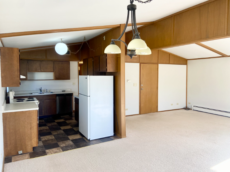 4 27th Ave Sw #4 - Photo 3 of 19