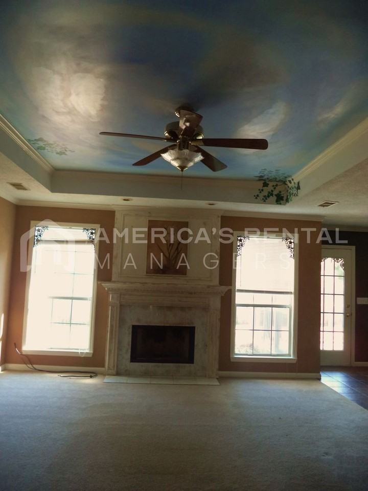 109 Greenwood Ln - Photo 5 of 24