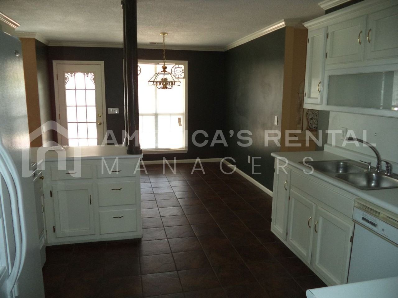 109 Greenwood Ln - Photo 7 of 24