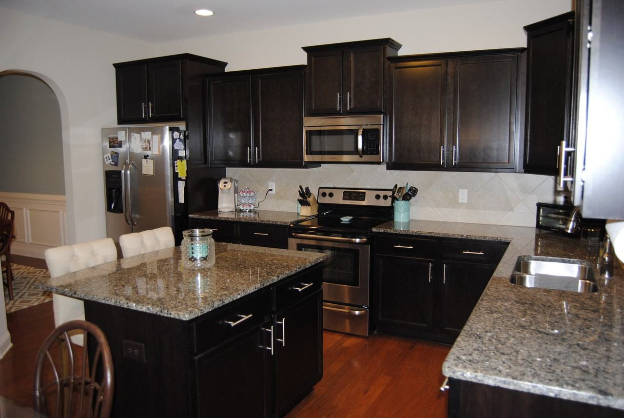 107 W Berkshire Ct - Photo 5 of 31