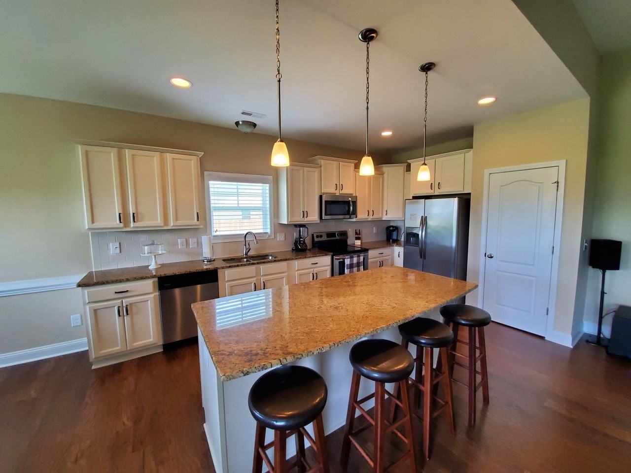 205 Korbel Dr - Photo 6 of 24