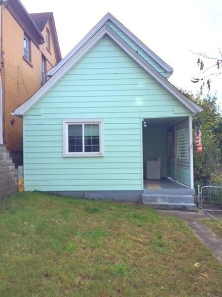 109 Kenova St - Photo 2 of 9