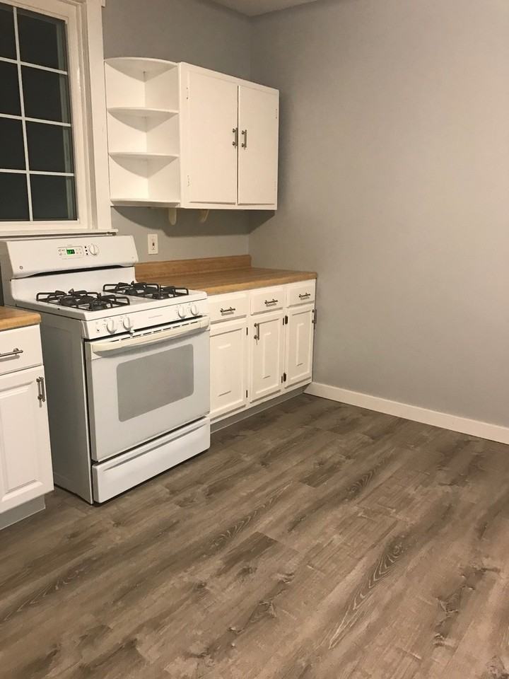 109 Kenova St - Photo 4 of 9