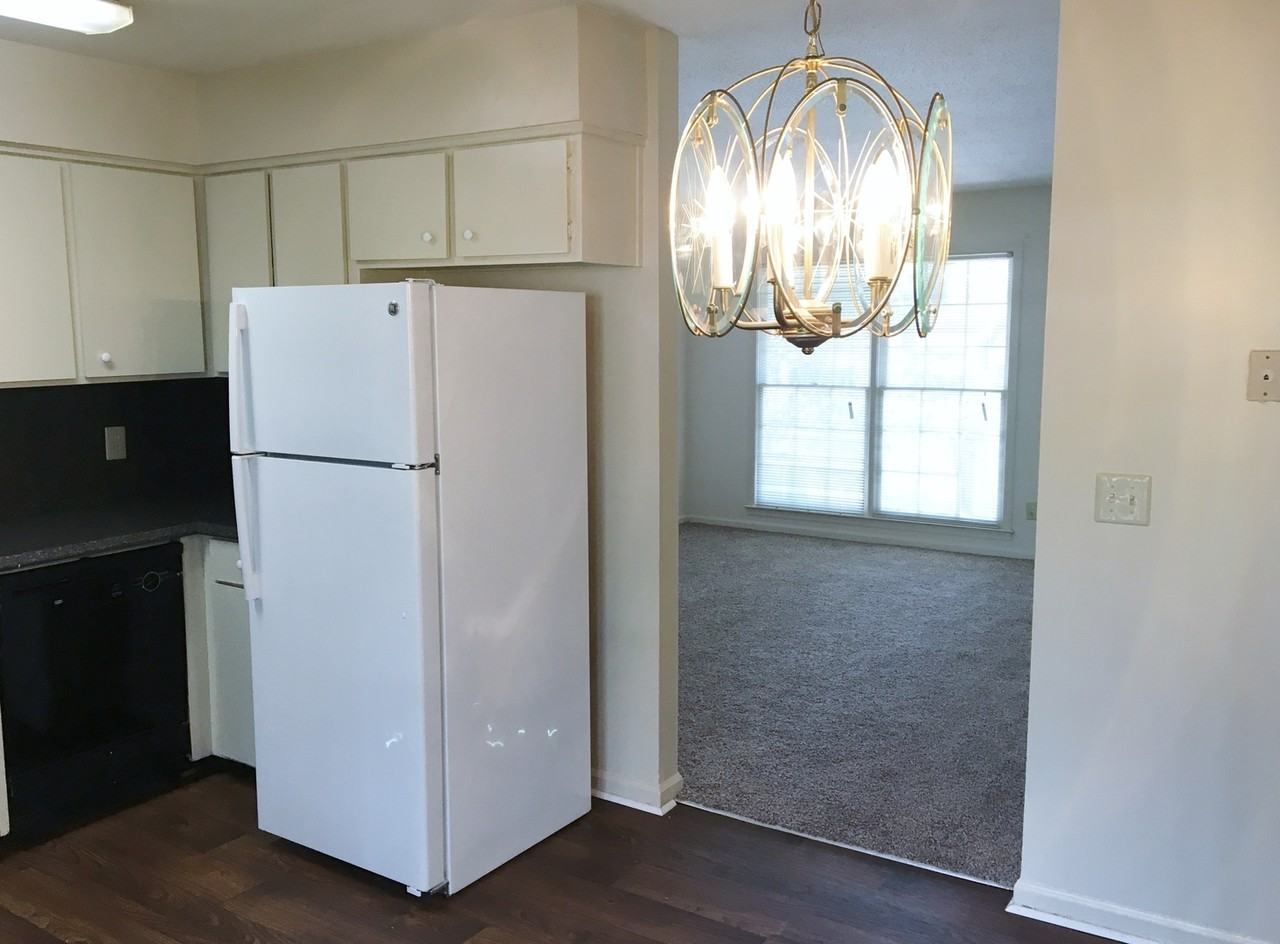 Village Square Apartments - Photo 7 of 16