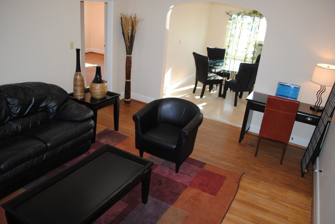 Camden Court - Photo 3 of 9