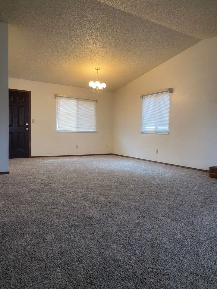 3670 San Pedro Ct - Photo 3 of 14