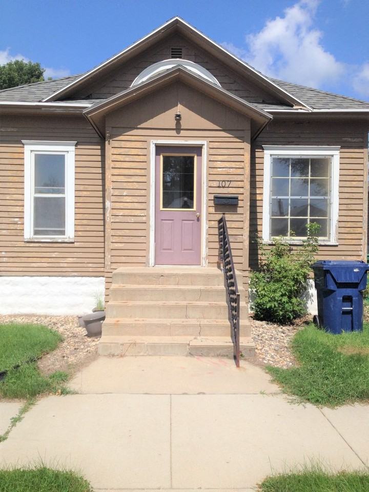 107 4th Ave Se - Photo 2 of 10