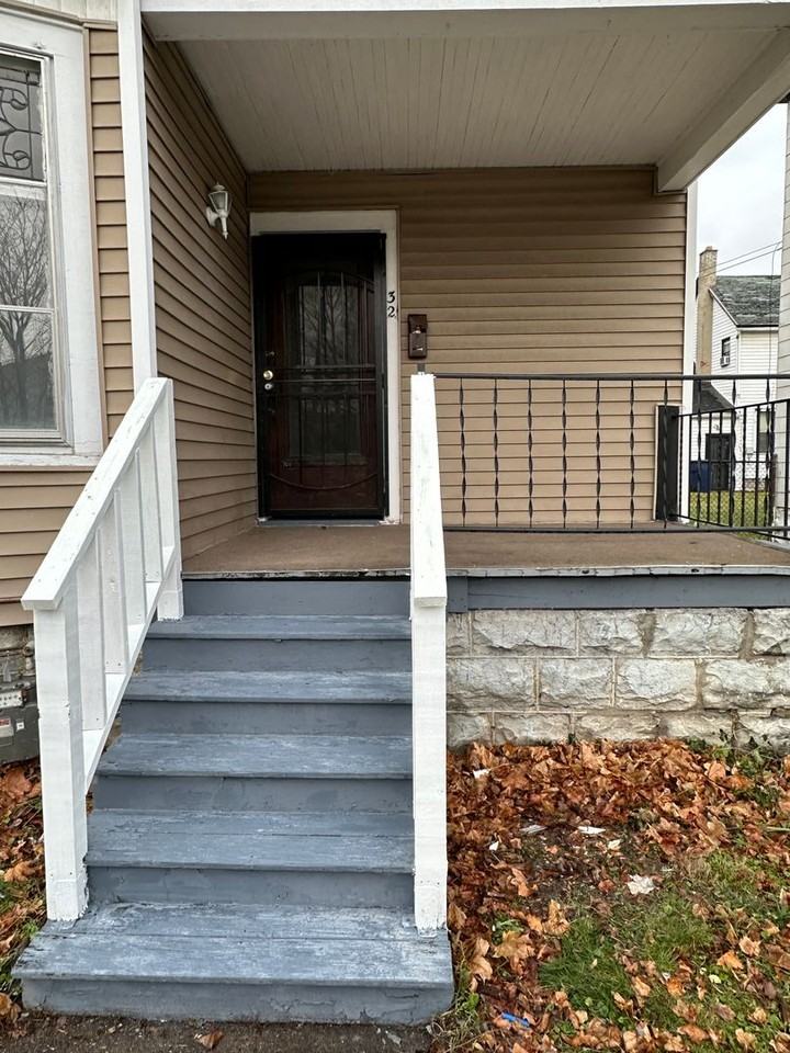 32 Verplanck St - Photo 2 of 25