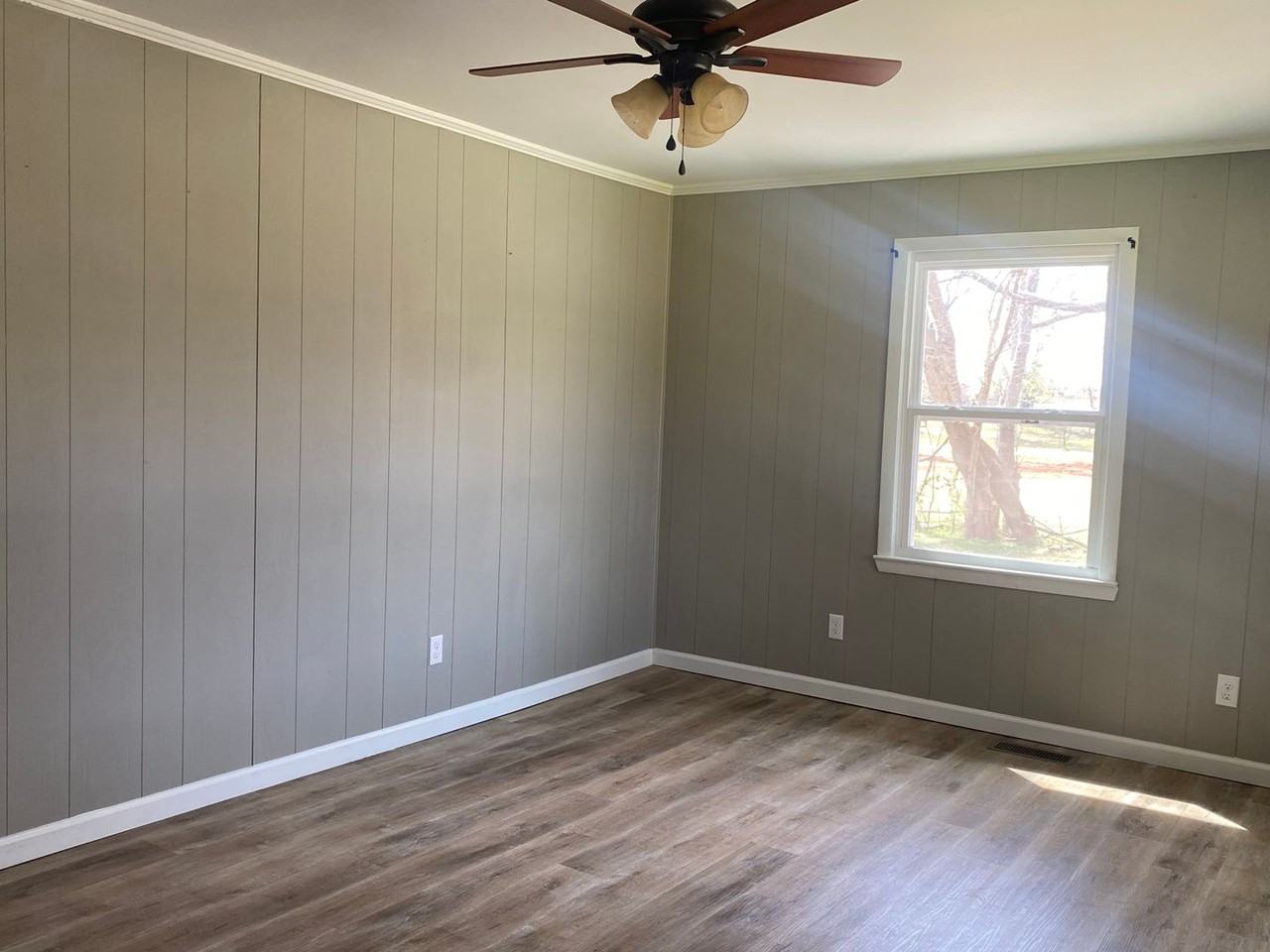 425 Bainbridge Loop - Photo 2 of 13