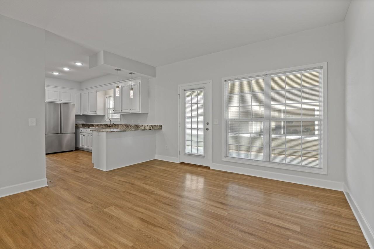 124 Wingate Ave - Photo 6 of 17