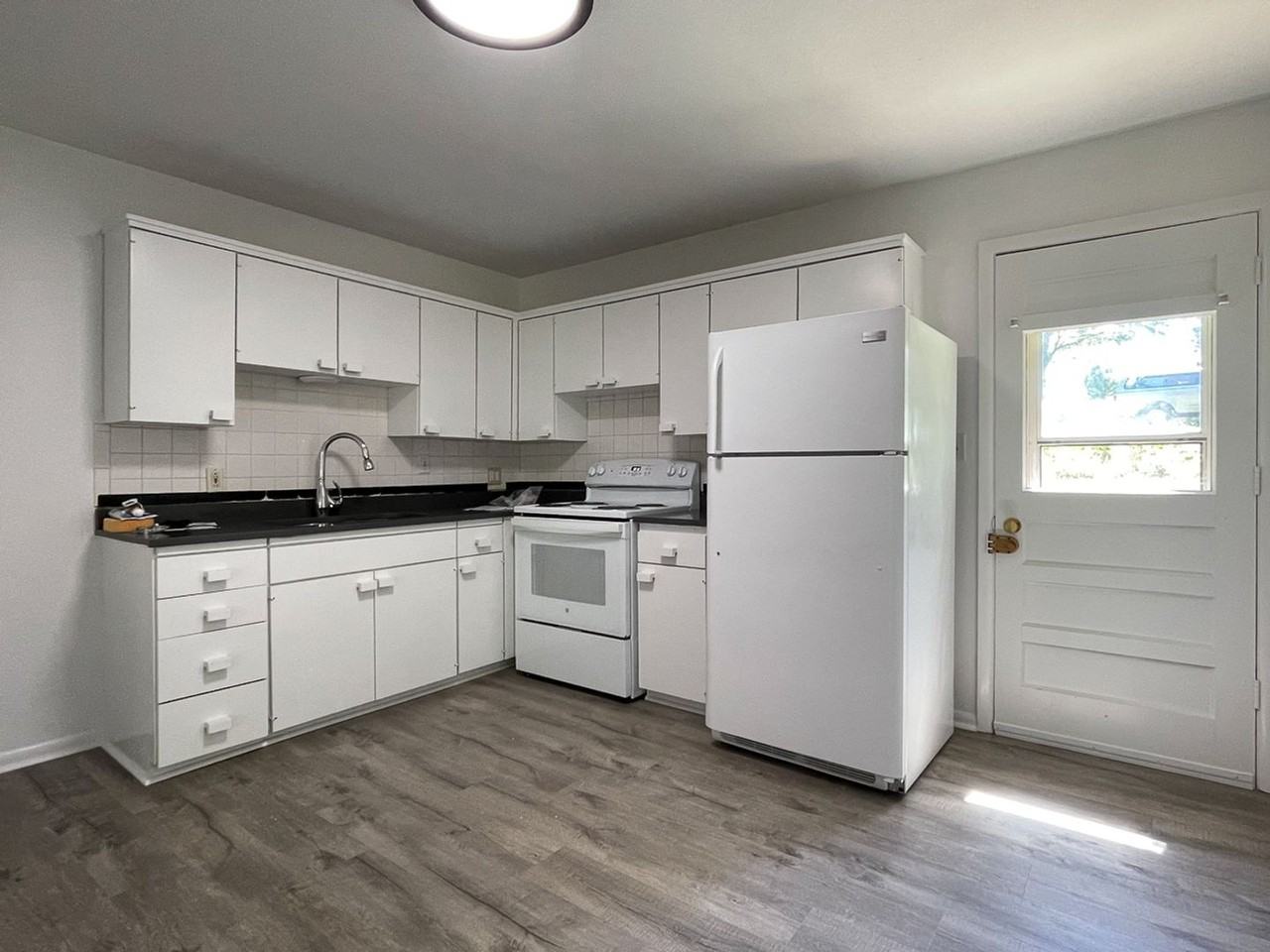 10105 W 53rd St - Photo 4 of 15