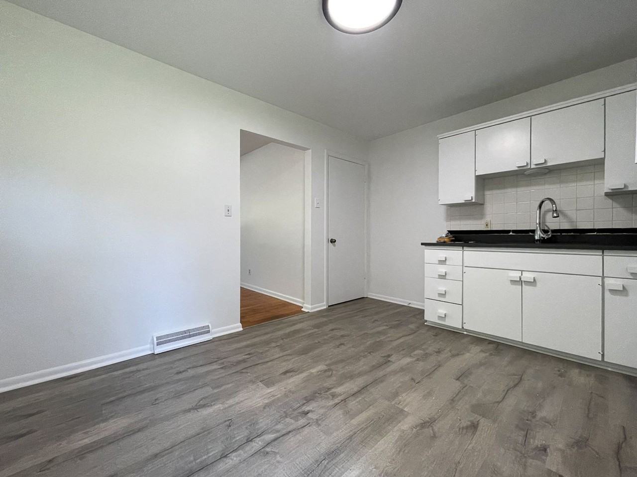 10105 W 53rd St - Photo 6 of 15