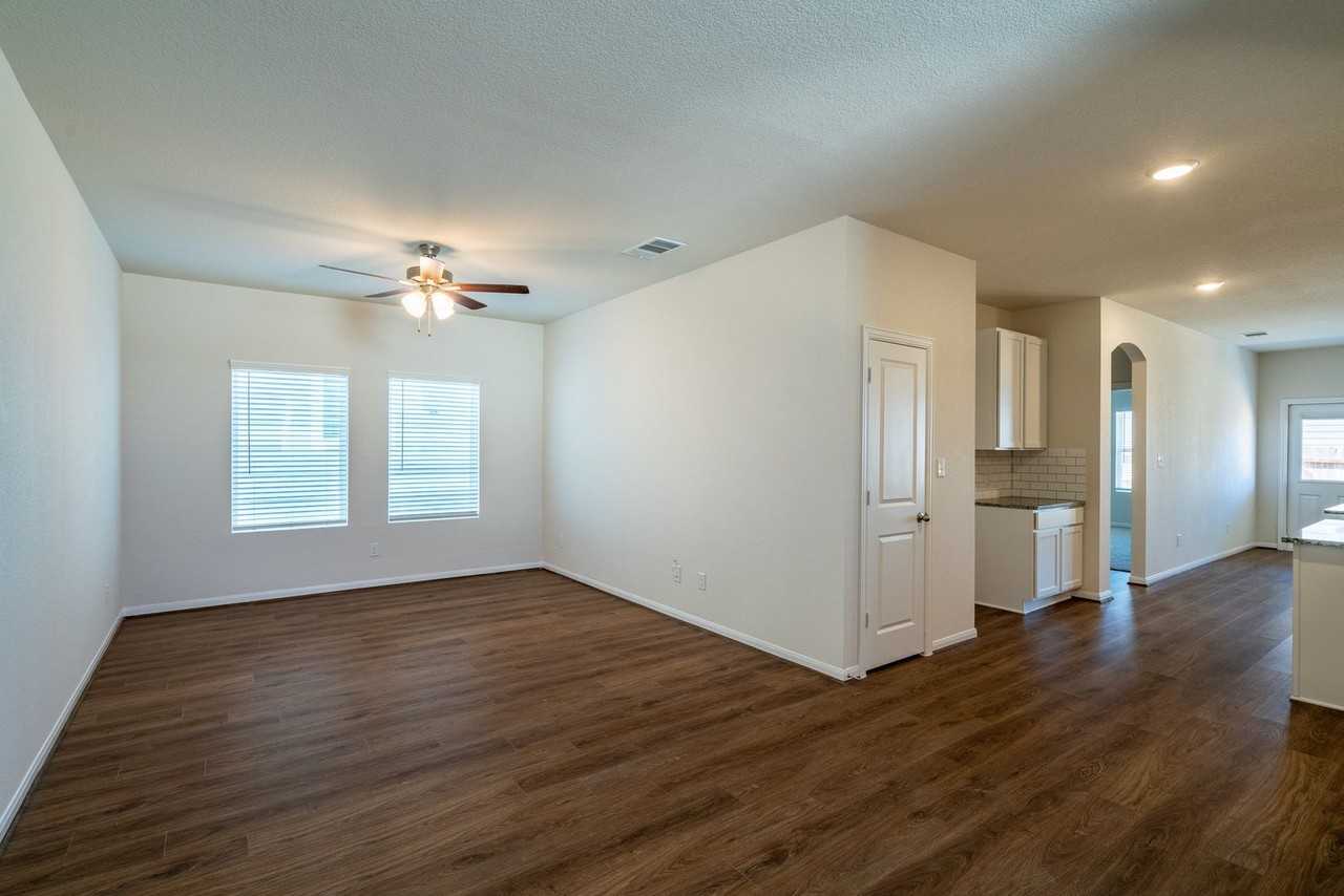 612 Lt Rusty Dr - Photo 3 of 23