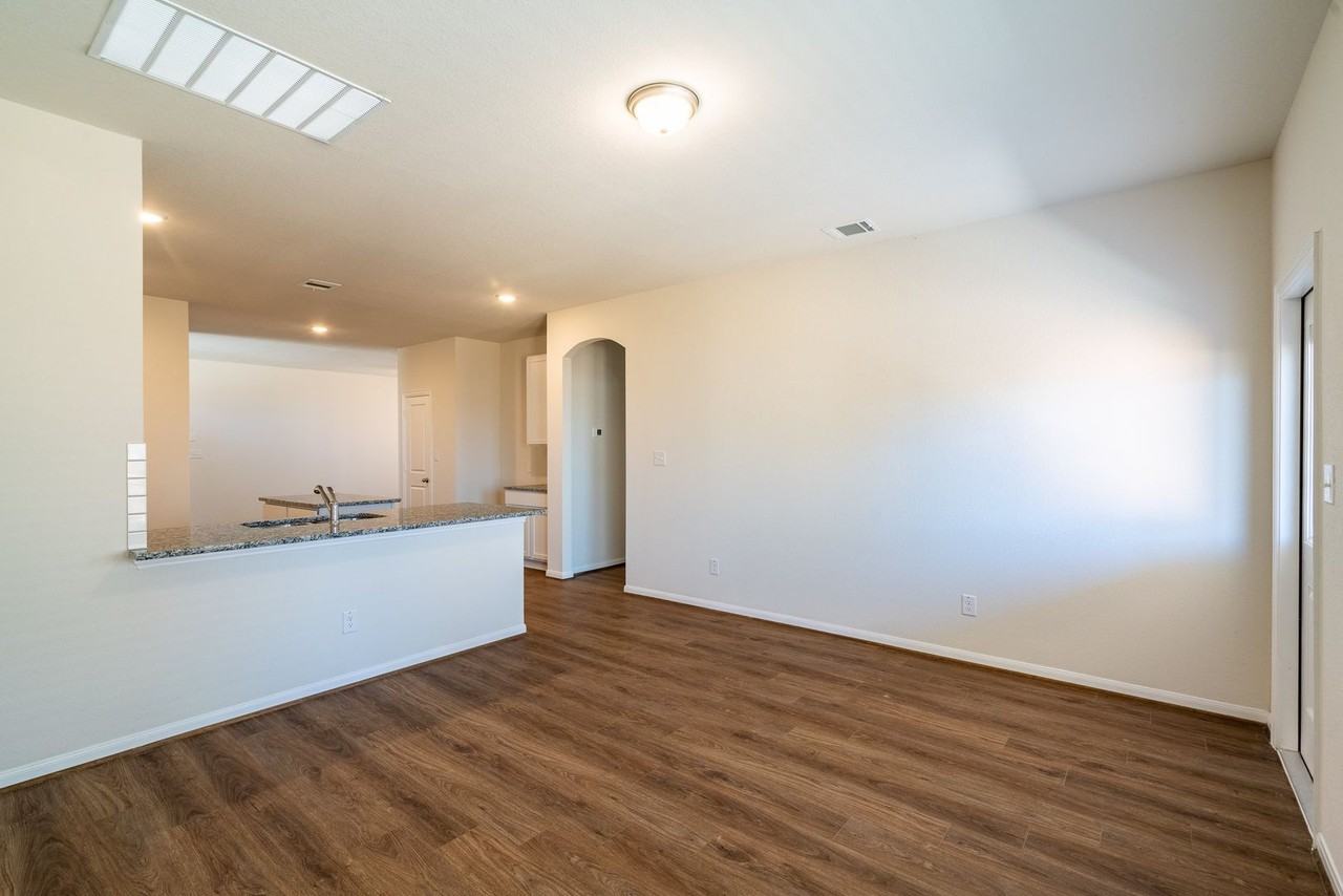 612 Lt Rusty Dr - Photo 6 of 23