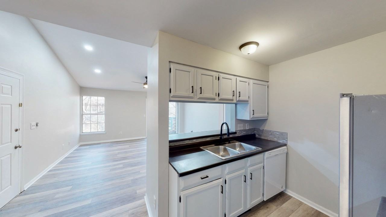 9617 Vinca Cir #G - Photo 4 of 21