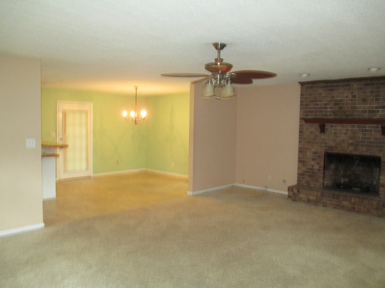 215 Price St - Photo 2 of 10