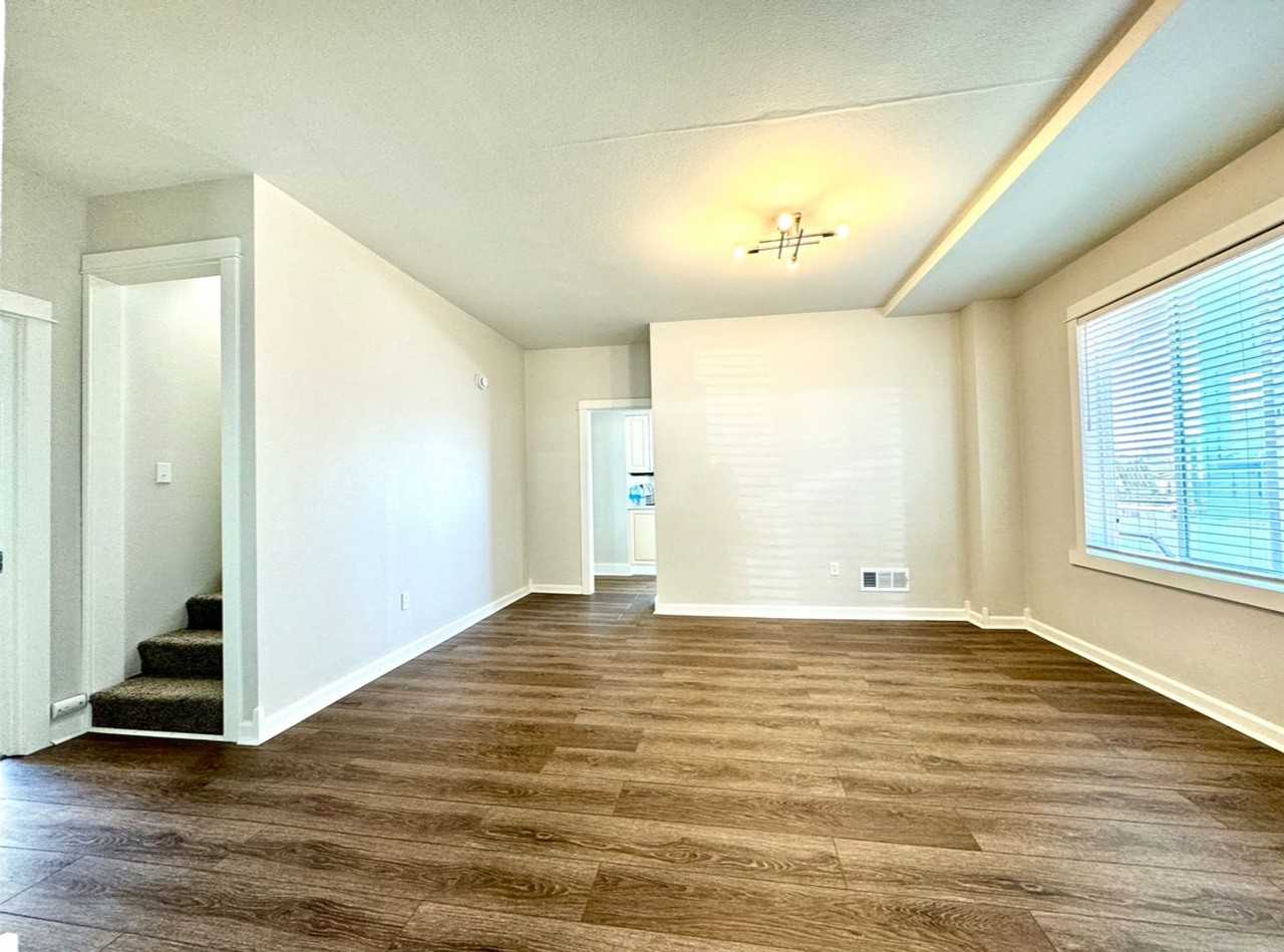 4531 Riverview Ave - Photo 3 of 34