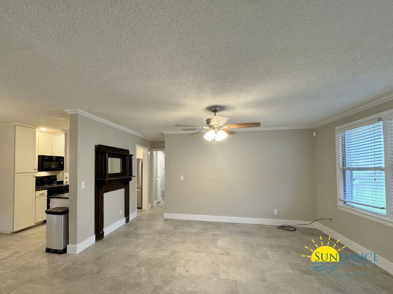 13 Laurie Dr Ne - Photo 3 of 25