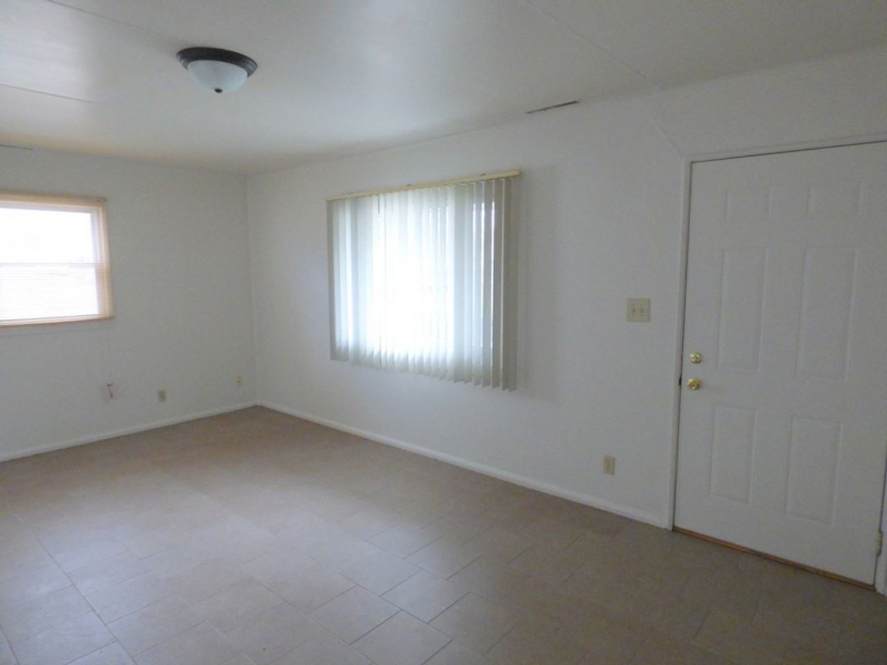 5014 Holton Ave - Photo 3 of 12