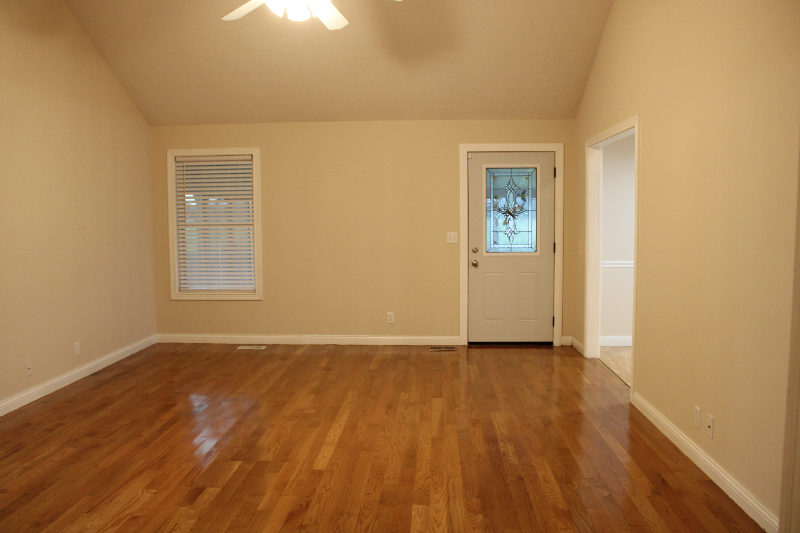 4504 Langly Ct - Photo 7 of 20