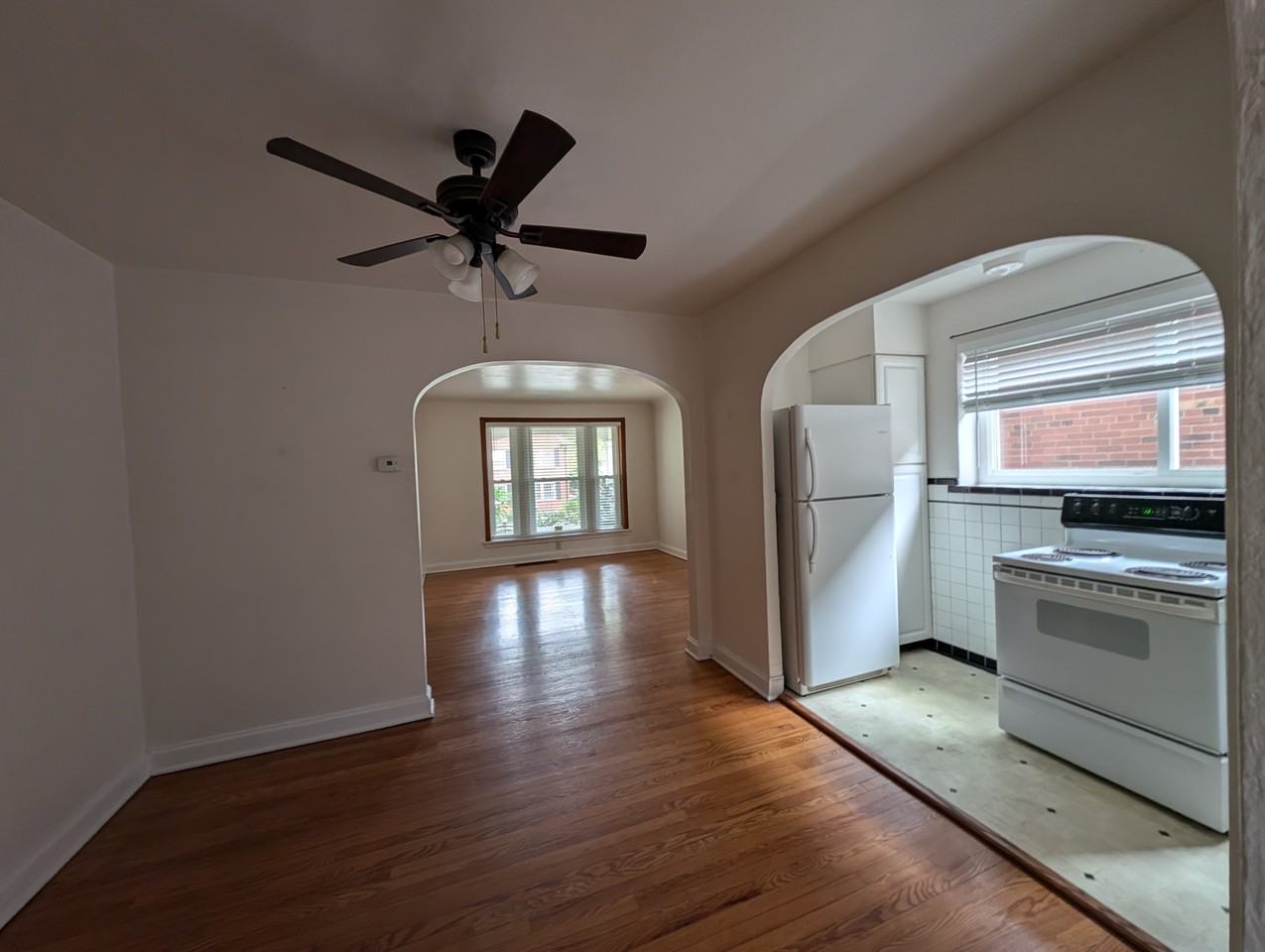 6665 Devonshire Ave #1W - Photo 3 of 13