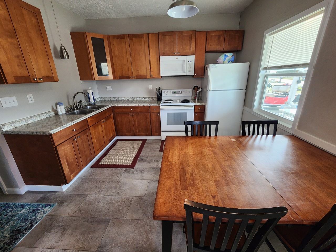 8102 Coquina Dr - Photo 2 of 9