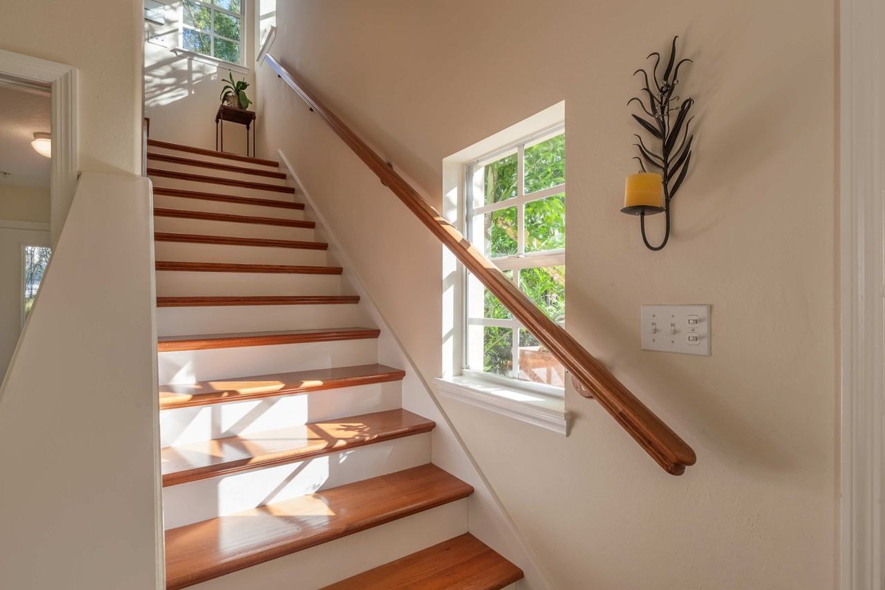 509 S Matanzas Ave #1 - Photo 3 of 17