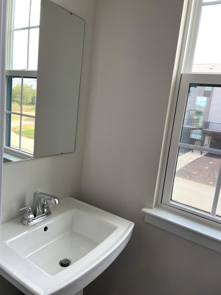 339 E Cochran St #339 - Photo 4 of 18