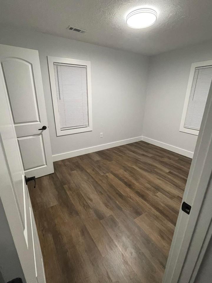 1341 Thomas Dr #NA - Photo 3 of 6