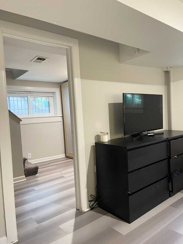 2332 W Charleston St #1F - Photo 7 of 16