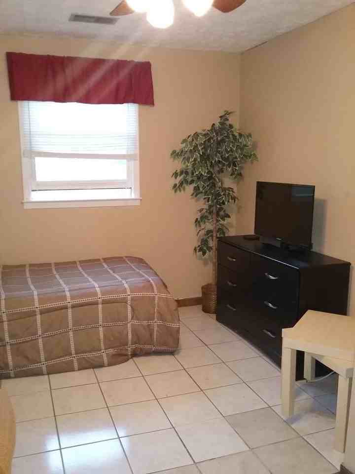 2636 Bailey Dr - Photo 3 of 7