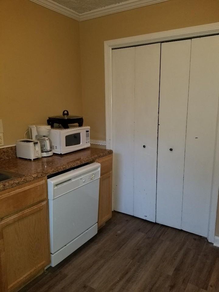 2636 Bailey Dr - Photo 2 of 7