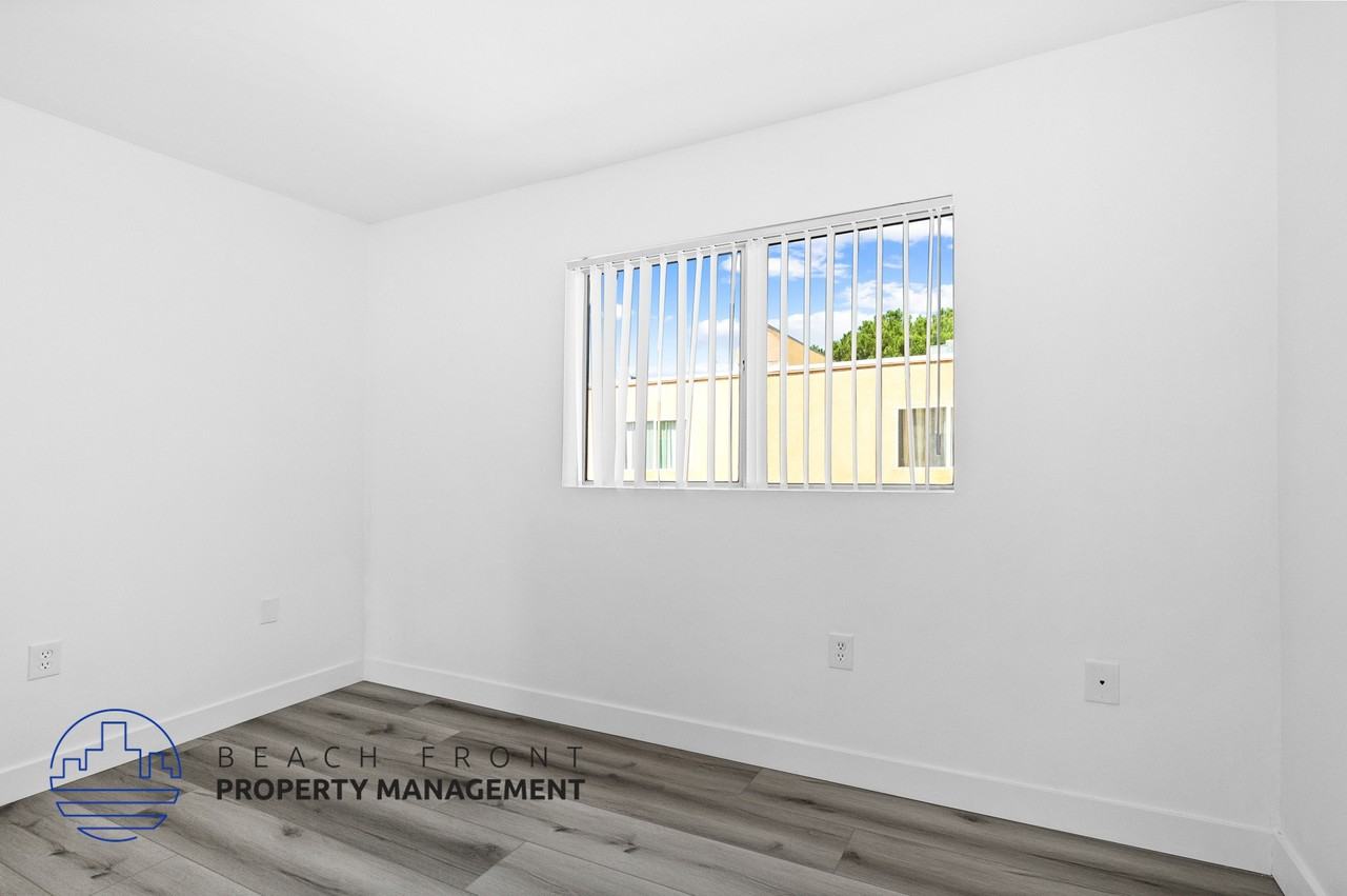 14740 Erwin St. - Photo 5 of 21